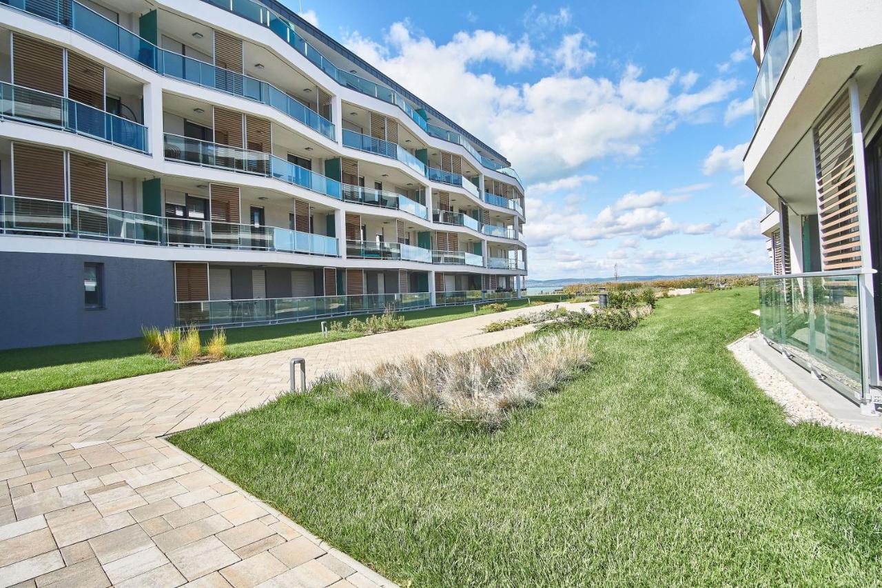 Azur Apartment - Hostaid Шіофок Екстер'єр фото